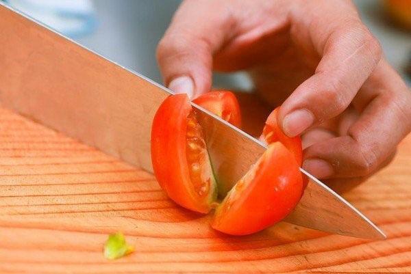 قطع الطماطم