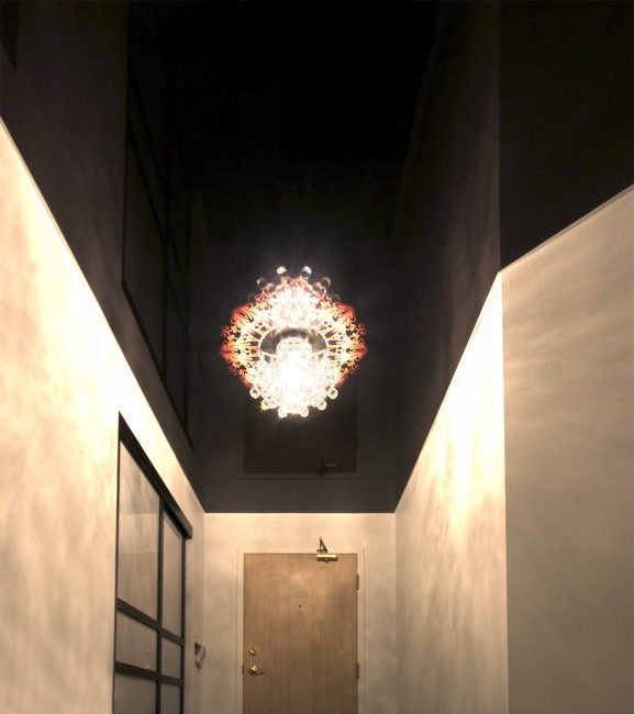 Iluminação original no corredor