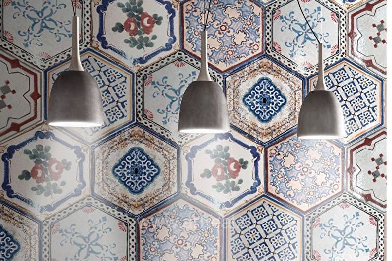 Interiérový dizajn v stredomorskom štýle - dekorácie na stenu