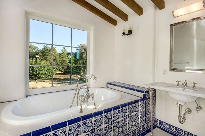 Wystrój łazienki w stylu śródziemnomorskim - zdjęcie