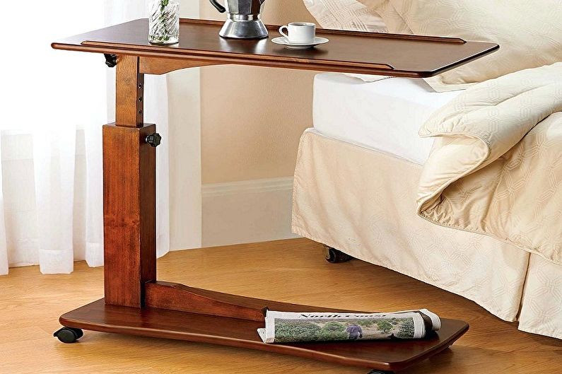 Rodzaje stołów śniadaniowych w łóżku – stolik boczny na kółkach