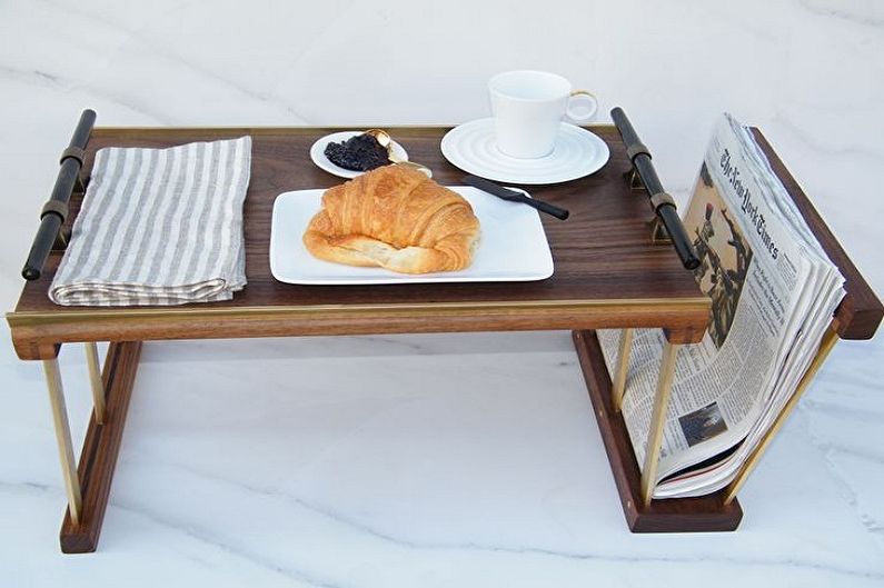 Stoły śniadaniowe w łóżku - zdjęcie