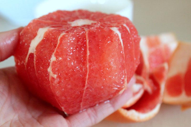 Grapefruit schälen
