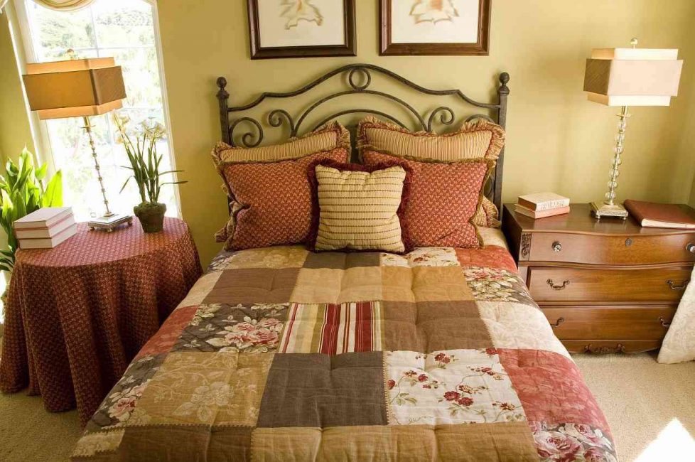 Cuvertură de pat în stil patchwork pentru decor
