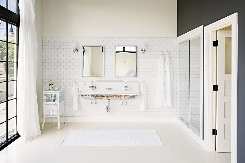 Εσωτερική διακόσμηση μπάνιου σε στιλ σοφίτας - φωτογραφία