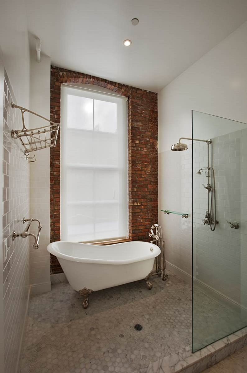 Εσωτερική διακόσμηση μπάνιου σε στιλ σοφίτας - φωτογραφία