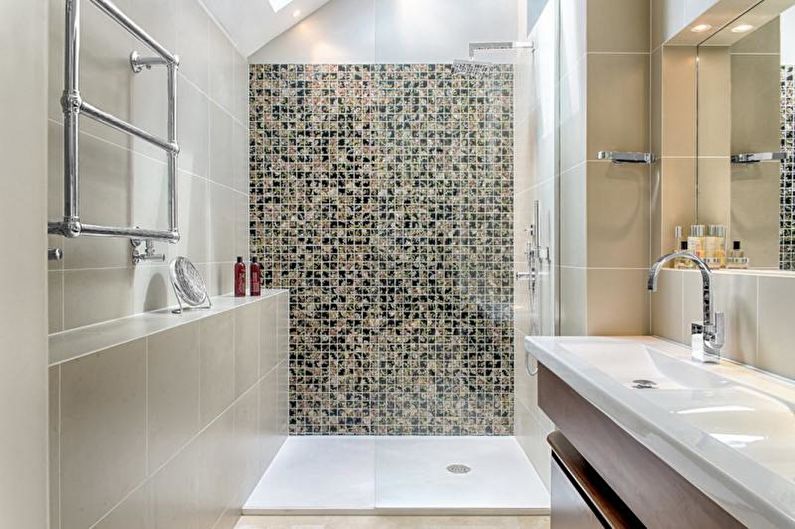 Dokončujúca kúpeľňa so sprchovacím kútom - mozaiková dlažba