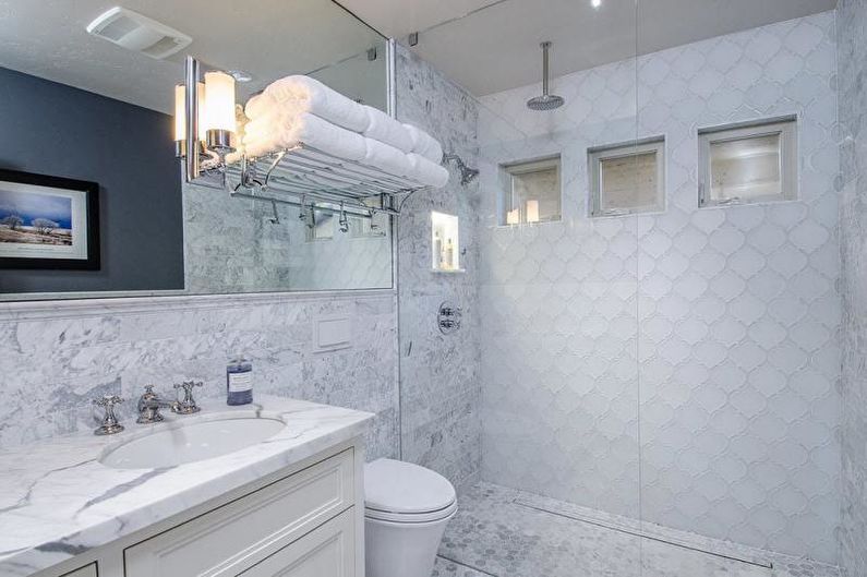 Badrum med dusch - inredningsfoto