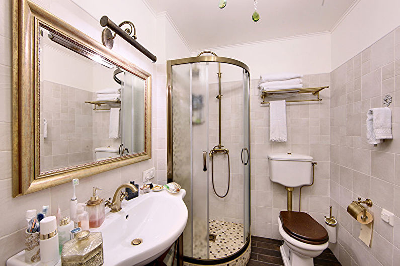 Litet badrum i klassisk stil - Inredning