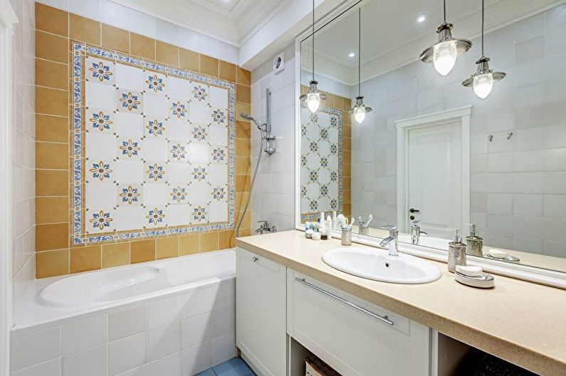 Notranjost kopalnice v klasičnem slogu - fotografija