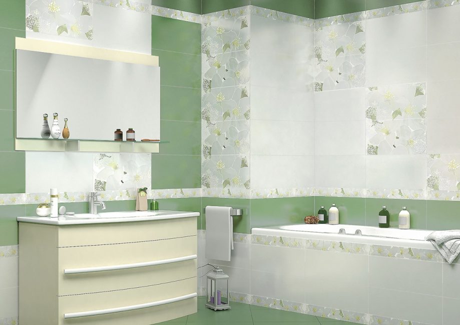 ירוק מושתק בפנים חדר האמבטיה