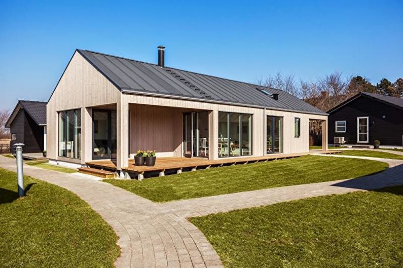 Fachada de uma casa de campo escandinava - foto