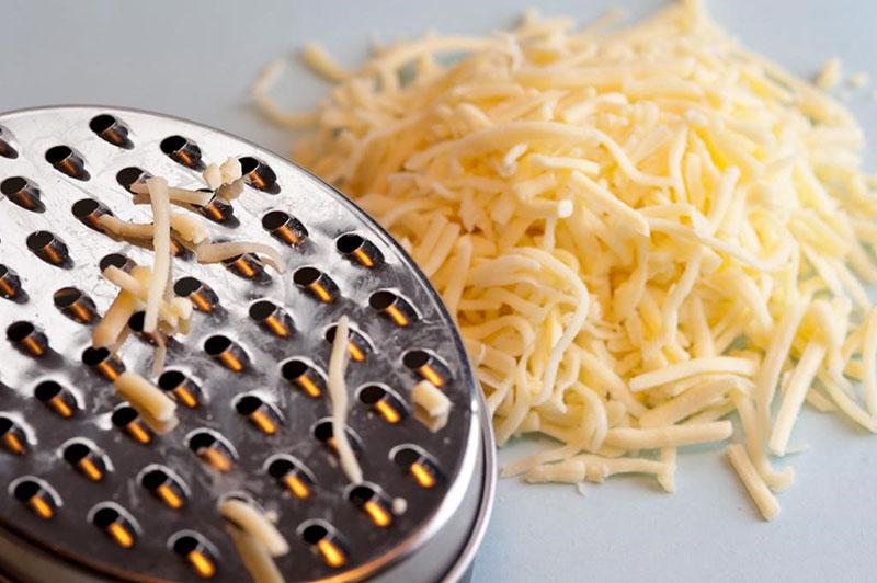 nastrouhat tvrdý sýr