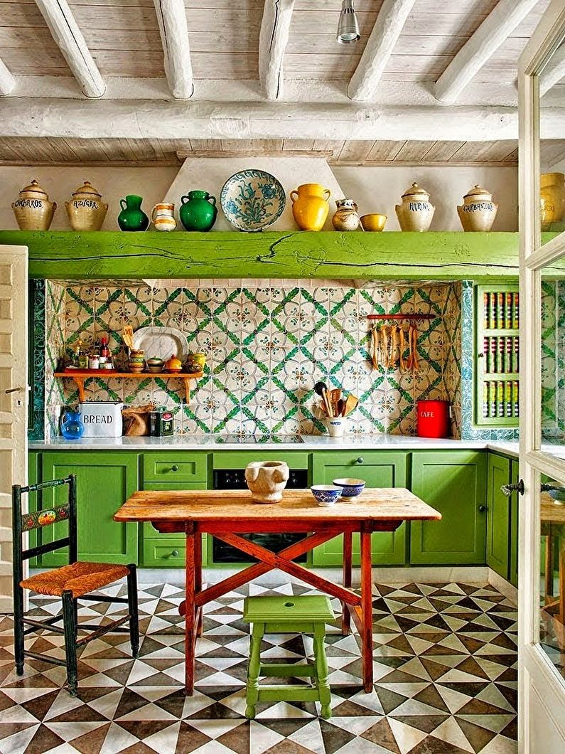 Middelhavet grønt kjøkken - interiørdesign