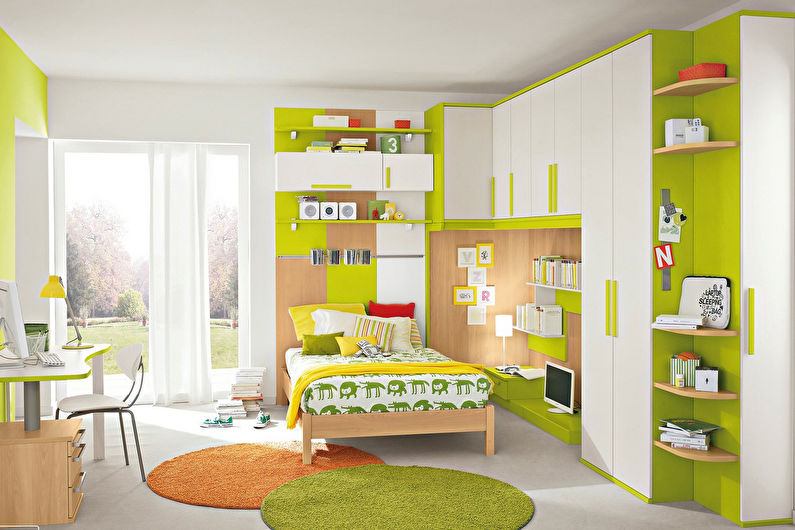 Grønn farge i det indre av barnerommet - foto