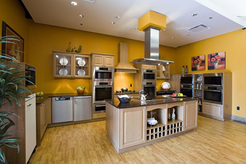 Žltý dizajn kuchyne - stropná povrchová úprava