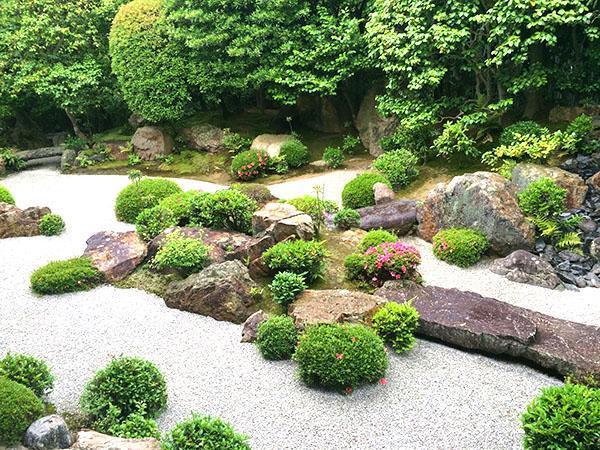 Wintergarten im japanischen Stil